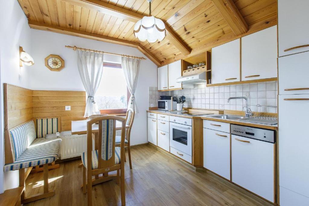 Alpinia Apartments Μπλεντ Εξωτερικό φωτογραφία